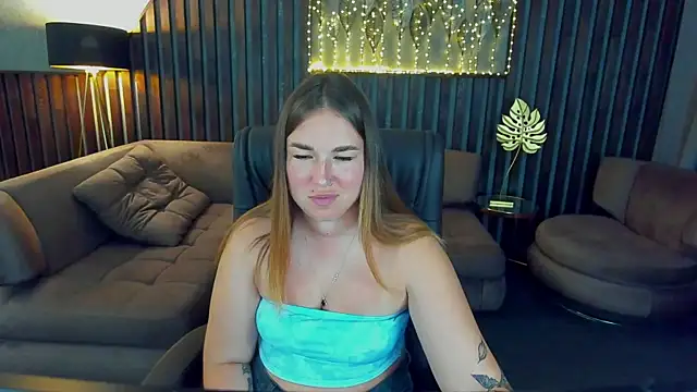 Snapshot of Sofii_darling chatting on July 12, 4:30 pm Sofii darling online show from July 12, 4:30 pm