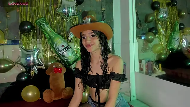 Viiolettlopez online show from October 2, 1:03 pm