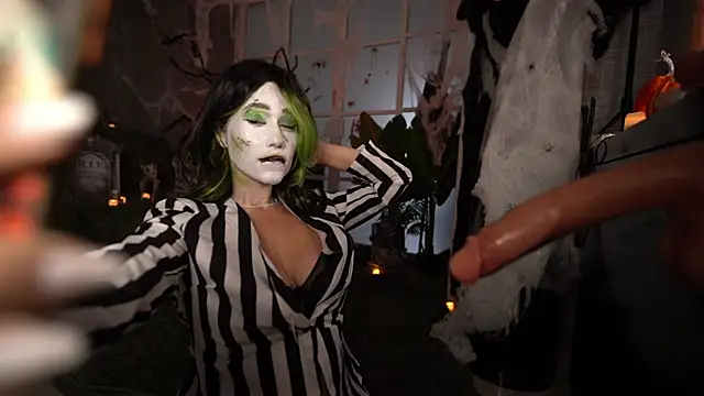 heylixie   online show from October 25, 1:05 am