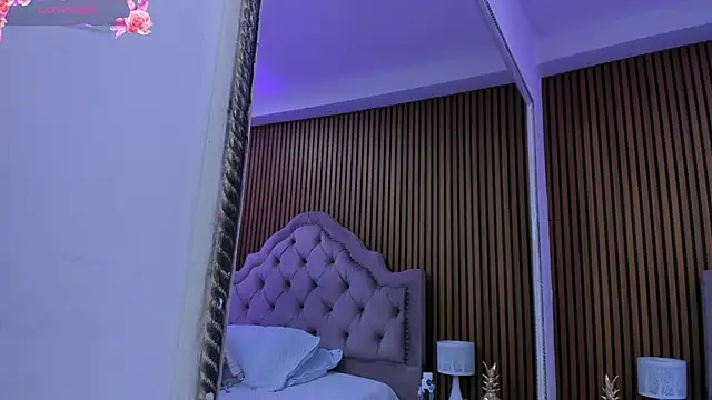 Starbutterflyy  online show from April 15, 4:51 am