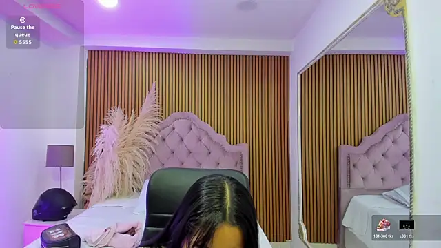 Starbutterflyy  online show from January 16, 4:49 am