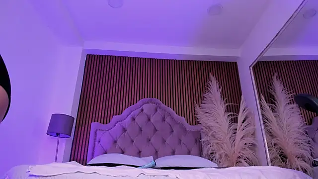 Starbutterflyy  online show from December 23, 4:56 am