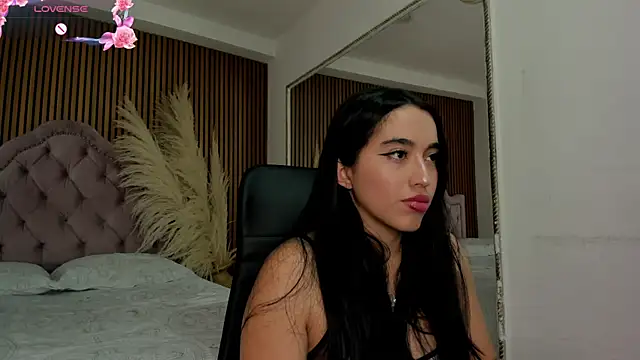 Starbutterflyy  online show from February 7, 4:53 am