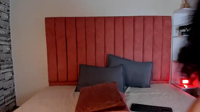 ashley Olsen online show from November 6, 3:10 am