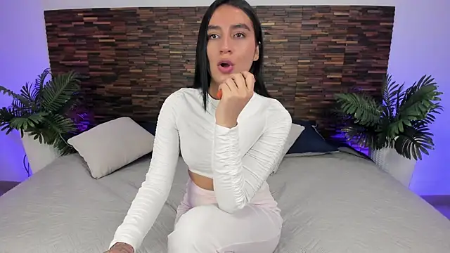 debra win online show from October 22, 4:01 am