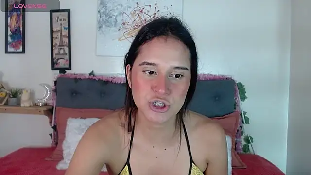 Snapshot of valentini_villa chatting on October 16, 8:28 pm valentini villa online show from October 16, 8:28 pm