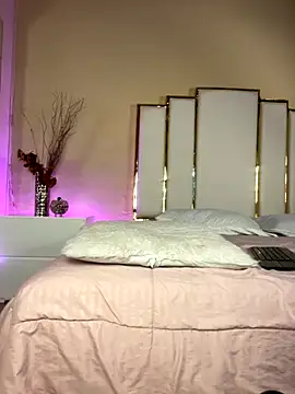 Snapshot of Alexandraa_Gomez chatting on September 21, 3:17 pm Alexandraa Gomez online show from September 21, 3:17 pm