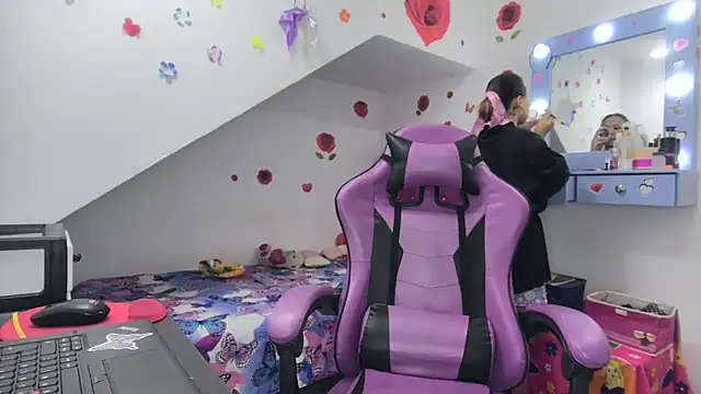 soffy rosses online show from October 24, 4:00 am