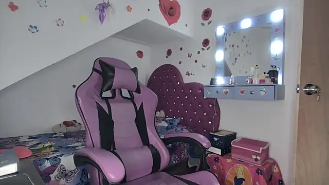 soffy rosses online show from October 21, 2:00 am