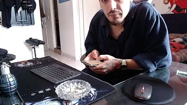 malek xarx  online show from March 9, 2:09 pm