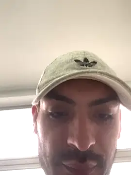 Snapshot of malek_xarx_ chatting on September 18, 2:42 pm malek xarx online show from September 18, 2:42 pm