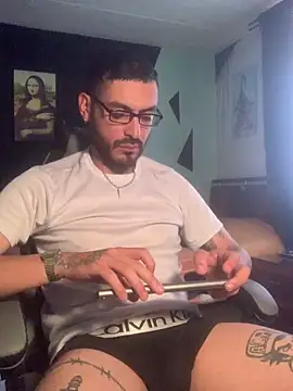 malek xarx  online show from January 18, 9:51 pm