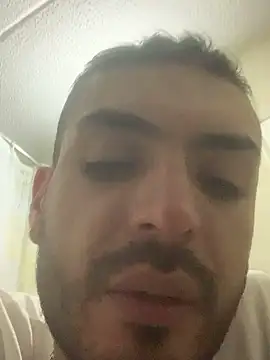 Snapshot of malek_xarx_ chatting on September 26, 2:18 am malek xarx online show from September 26, 2:18 am