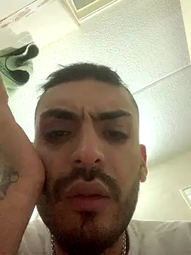 Snapshot of malek_xarx_ chatting on September 18, 2:03 am malek xarx online show from September 18, 2:03 am