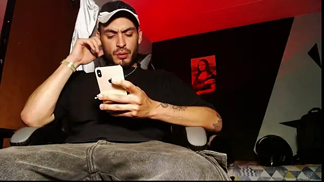 malek xarx  online show from December 16, 2:27 am