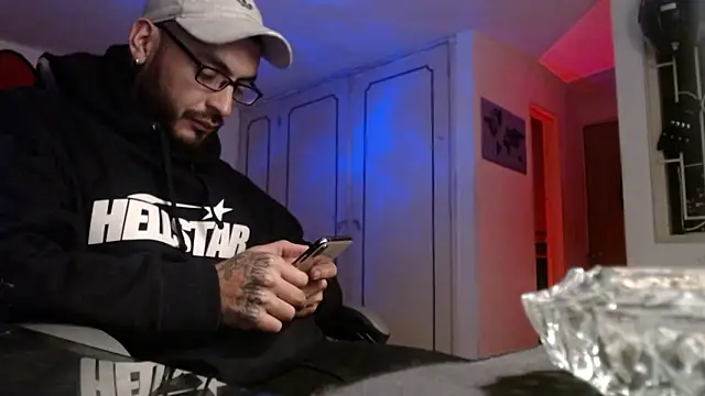 malek xarx  online show from February 3, 1:38 am