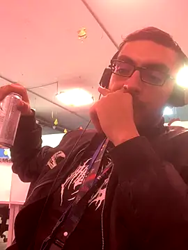 malek xarx  online show from December 5, 5:11 pm