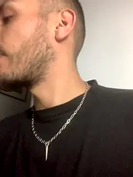 Snapshot of malek_xarx_ chatting on September 23, 2:07 am malek xarx online show from September 23, 2:07 am