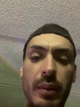 Snapshot of malek_xarx_ chatting on September 9, 2:43 am malek xarx online show from September 9, 2:43 am