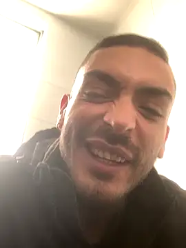 Snapshot of malek_xarx_ chatting on September 15, 2:28 pm malek xarx online show from September 15, 2:28 pm