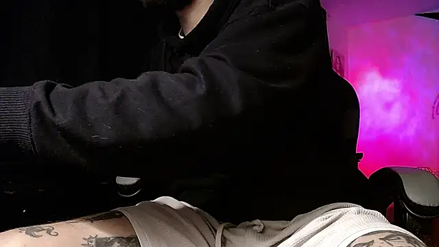 malek xarx  online show from February 14, 4:45 am