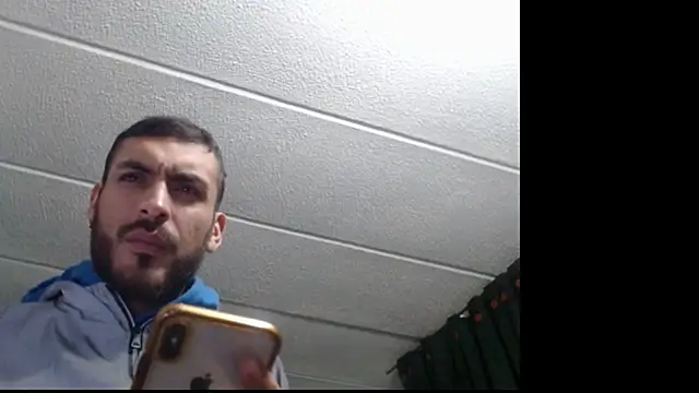 Snapshot of malek_xarx_ chatting on October 16, 1:36 am malek xarx online show from October 16, 1:36 am