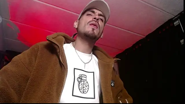 malek xarx  online show from November 23, 5:39 am