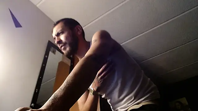 Snapshot of malek_xarx_ chatting on October 17, 1:09 am malek xarx online show from October 17, 1:09 am