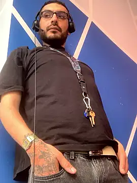 malek xarx  online show from January 16, 1:48 pm