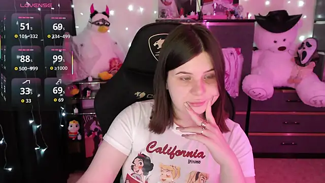 AmyVibess online show from October 29, 8:08 pm