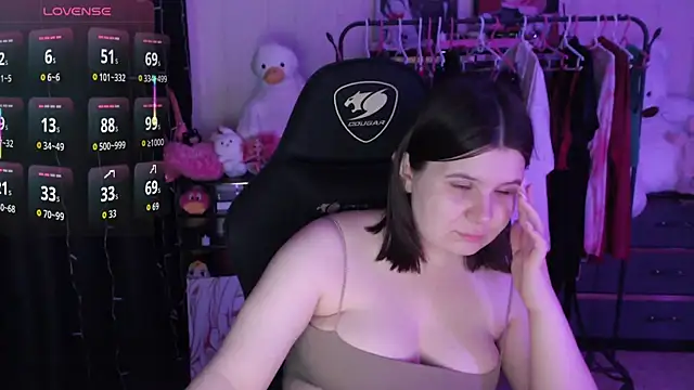 Snapshot of AmyVibess chatting on June 16, 7:14 pm AmyVibess online show from June 16, 7:14 pm