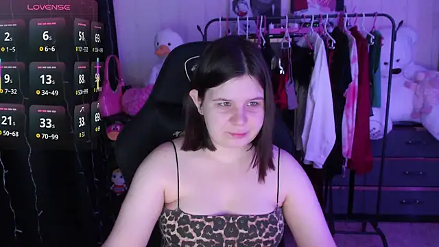 AmyVibess online show from May 4, 7:06 pm