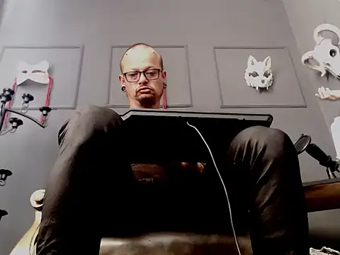 Snapshot of zain_kreigger chatting on November 9, 1:26 pm zain kreigger online show from November 9, 1:26 pm