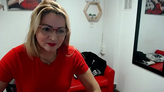 DIVAX MONSERRAT online show from January 5, 9:51 pm