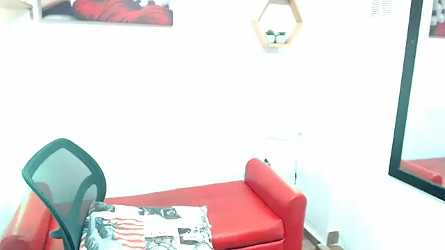 Snapshot of DIVAX_MONSERRAT chatting on June 24, 6:39 pm DIVAX MONSERRAT online show from June 24, 6:39 pm