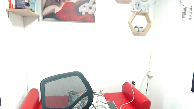 DIVAX MONSERRAT online show from April 12, 4:43 pm