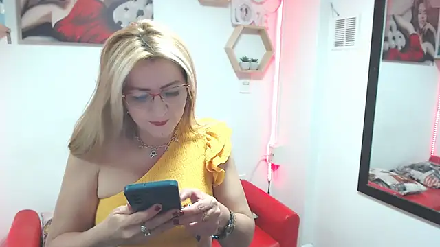 Snapshot of DIVAX_MONSERRAT chatting on October 11, 6:09 pm DIVAX MONSERRAT online show from October 11, 6:09 pm