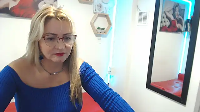 Snapshot of DIVAX_MONSERRAT chatting on November 13, 8:35 pm DIVAX MONSERRAT online show from November 13, 8:35 pm