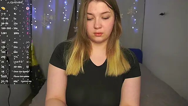 CuteSharloti online show from March 22, 6:31 pm