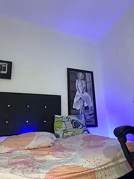 Snapshot of Luke_Stone chatting on November 15, 10:14 pm Luke Stone online show from November 15, 10:14 pm