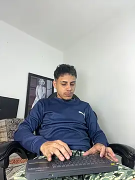 Luke Stone online show from April 2, 8:04 pm