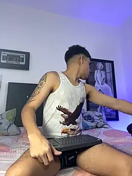 Snapshot of Luke_Stone chatting on November 21, 7:02 pm Luke Stone online show from November 21, 7:02 pm