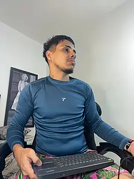 Luke Stone online show from April 9, 7:20 pm