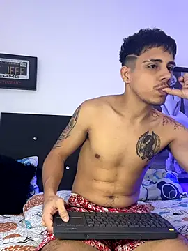 Snapshot of Luke_Stone chatting on October 25, 7:14 pm Luke Stone online show from October 25, 7:14 pm