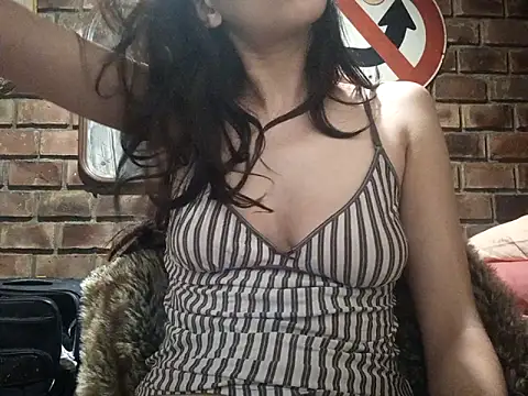agusttt2667 online show from May 13, 4:41 am