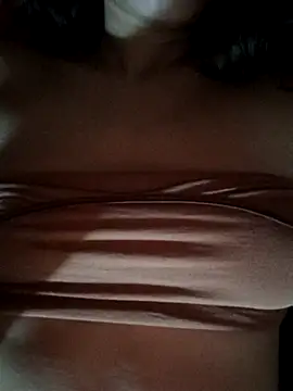 agusttt2667 online show from May 24, 8:14 am