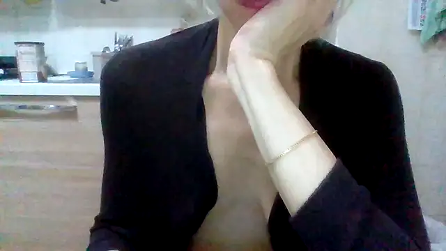 Snapshot of Kelly80 chatting on June 28, 3:24 am Kelly80 online show from June 28, 3:24 am