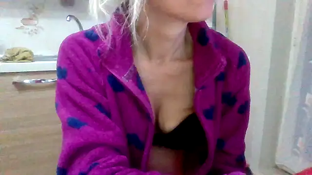 Snapshot of Kelly80 chatting on November 19, 6:52 pm Kelly80 online show from November 19, 6:52 pm