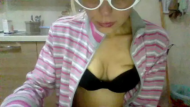Kelly80 online show from May 19, 2:51 am
