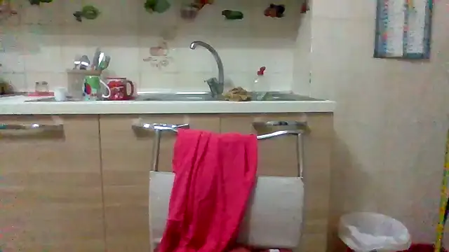 Snapshot of Kelly80 chatting on October 1, 3:11 am Kelly80 online show from October 1, 3:11 am